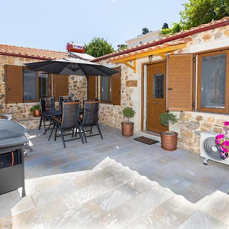 Wood And Stone Apartment Tsikalaria  ภายนอก รูปภาพ